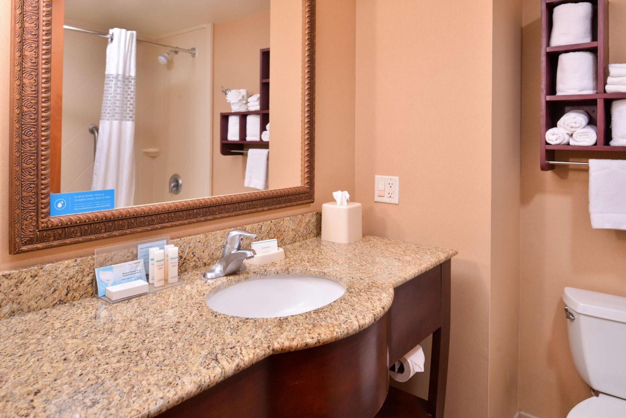 Hampton Inn York Extérieur photo
