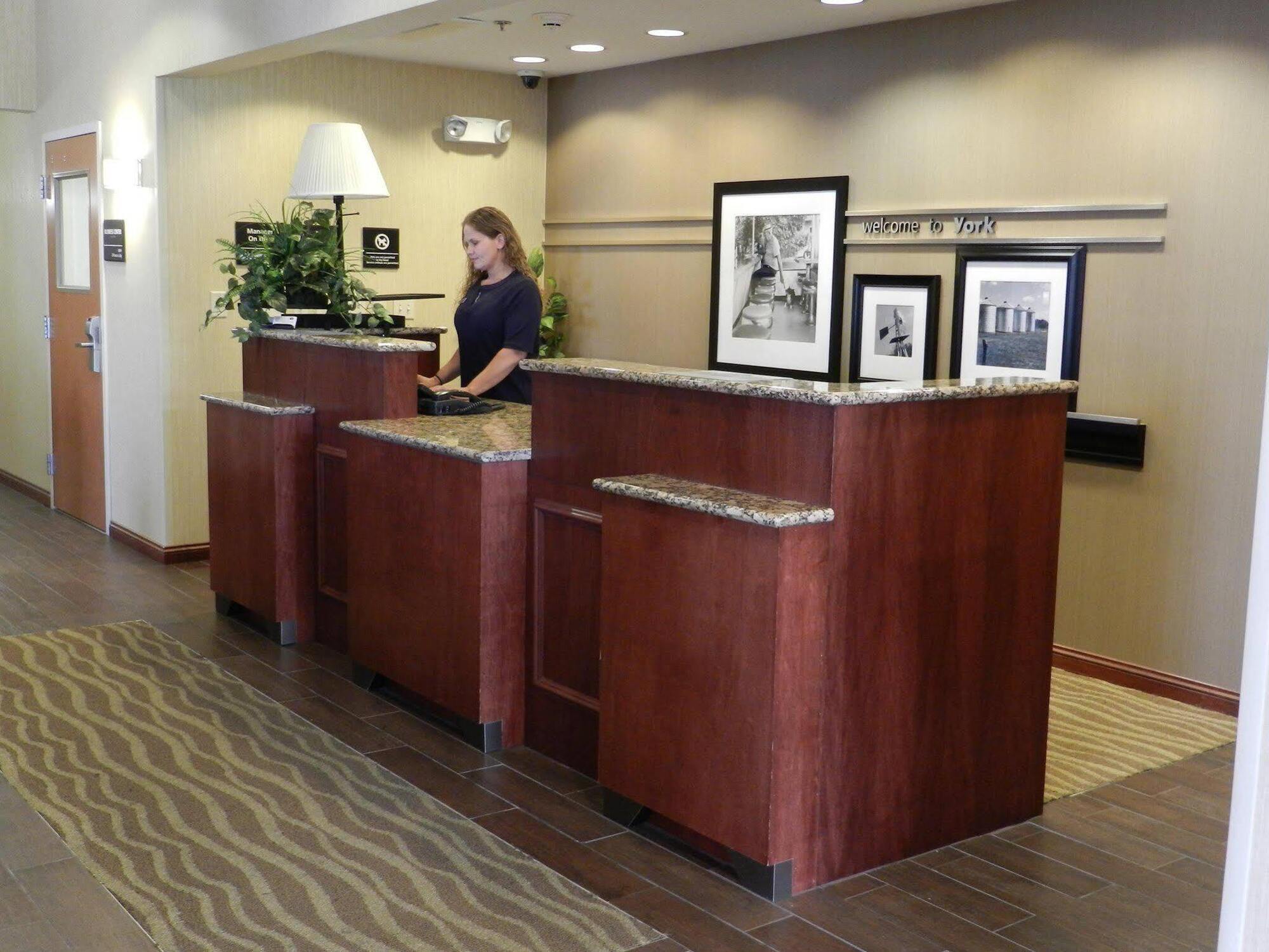 Hampton Inn York Extérieur photo